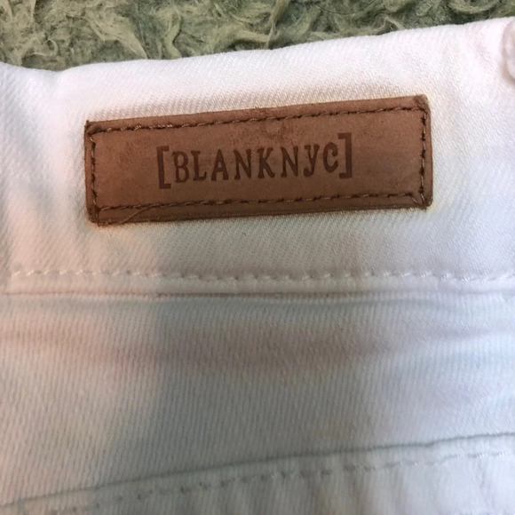 BLANKNYC EMBROIDERED WHITE DENIM SHORTS - Picture 3 of 5